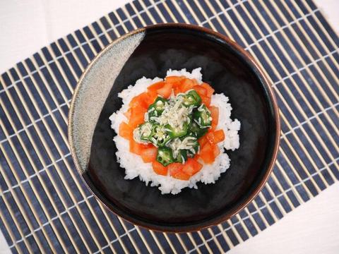 トマトとオクラしらす丼